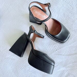 L’Intervalle black platform heels